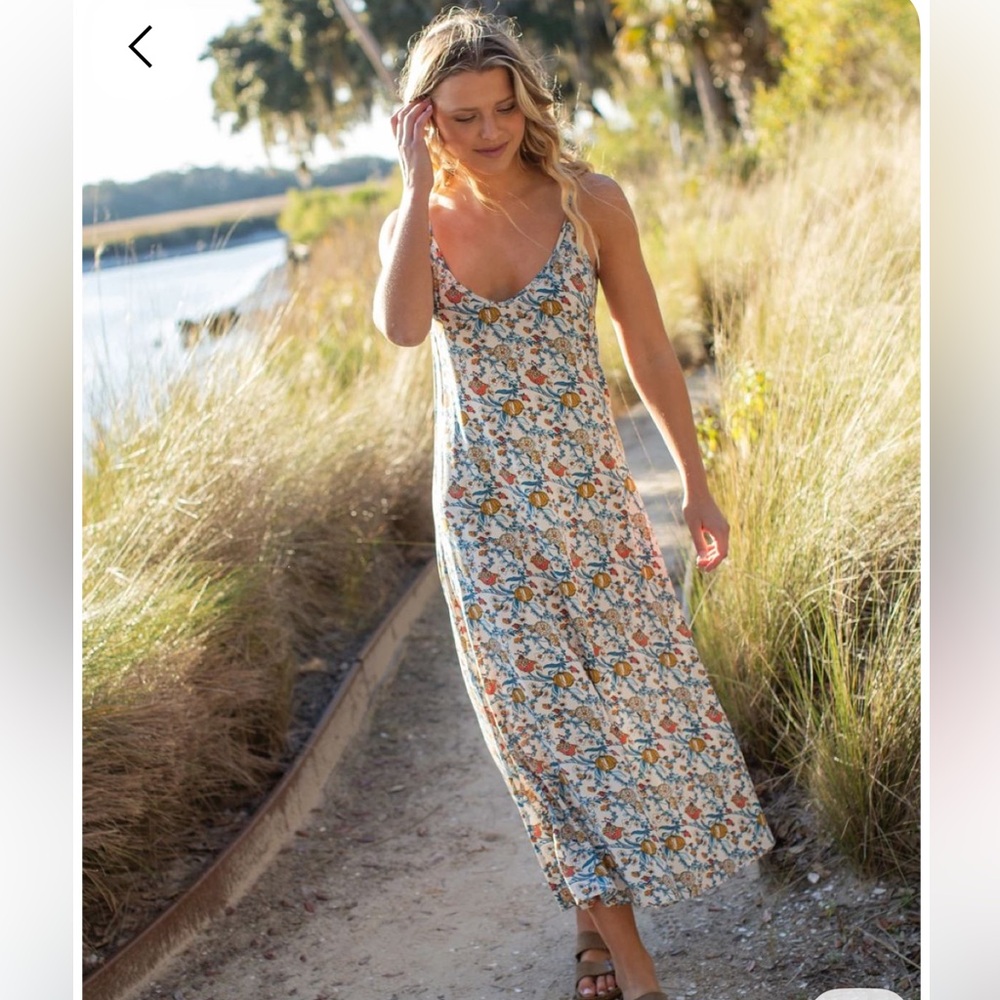 Natural Life | Amy Slip Dress |Cream Tan Peony - Cream Tan Peony / S